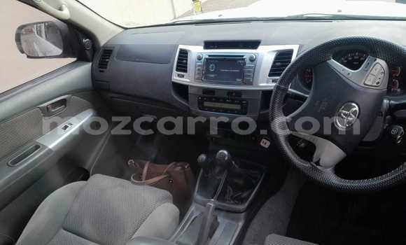 Comprar Novo Toyota Hilux Branco Carro em Maputo em Maputo Comprar Novo Toyota Hilux Branco Carro em Maputo em Maputo