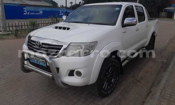 Comprar Novo Toyota Hilux Branco Carro em Maputo em Maputo Comprar Novo Toyota Hilux Branco Carro em Maputo em Maputo