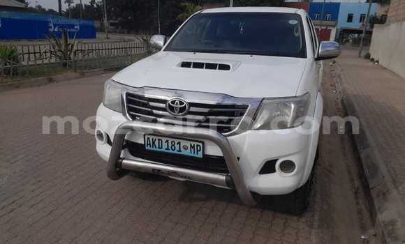 Comprar Novo Toyota Hilux Branco Carro em Maputo em Maputo Comprar Novo Toyota Hilux Branco Carro em Maputo em Maputo