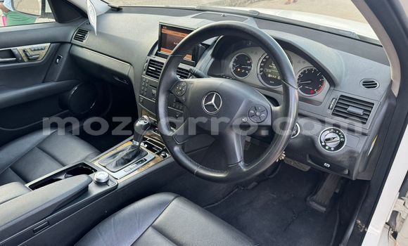 Tenga Tsaru Mercedes-Benz C250 coupe Chena Mota in Maputo in Maputo Tenga Tsaru Mercedes-Benz C250 coupe Chena Mota in Maputo in Maputo