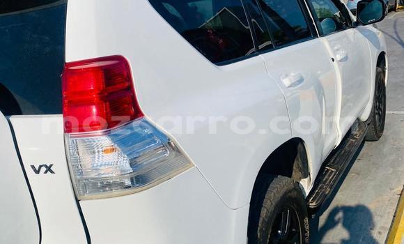 Nunua Ilio tumika Toyota Land Cruiser Prado Nyeupe Gari ndani ya Maputo nchini Maputo
