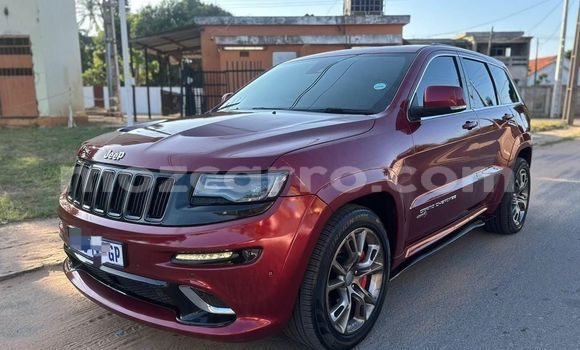 Nunua Ilio tumika Jeep Cherokee Nyekundu Gari ndani ya Maputo nchini Maputo