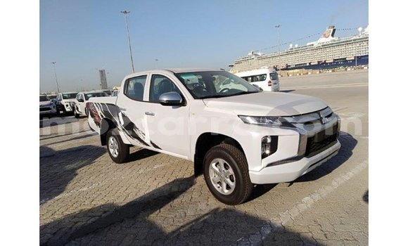 Tenga Imported Mitsubishi L200 Chena Mota in Import - Dubai in Cabo Delgado Tenga Imported Mitsubishi L200 Chena Mota in Import - Dubai in Cabo Delgado
