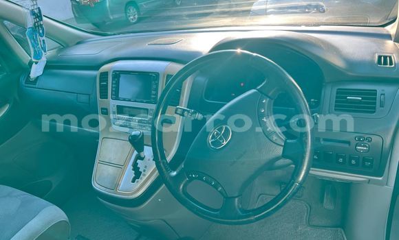 Comprar Usado Toyota Alphard Prata Carro em Maputo em Maputo Comprar Usado Toyota Alphard Prata Carro em Maputo em Maputo