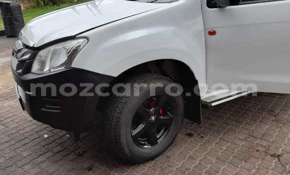 Buy Used Isuzu D-MAX White Car in Maputo in Maputo Buy Used Isuzu D-MAX White Car in Maputo in Maputo