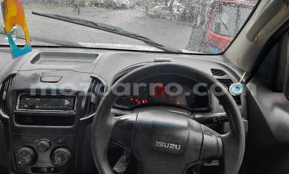 Buy Used Isuzu D-MAX White Car in Maputo in Maputo Buy Used Isuzu D-MAX White Car in Maputo in Maputo