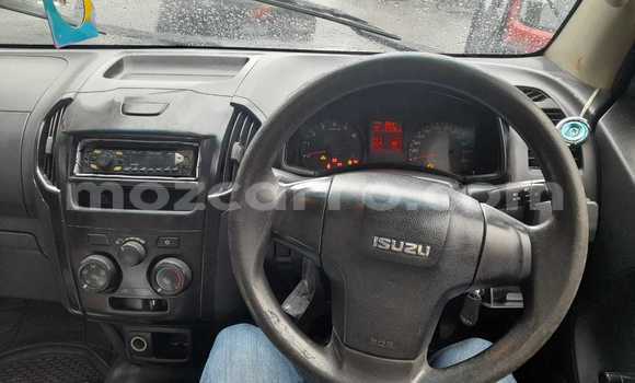 Buy Used Isuzu D-MAX White Car in Maputo in Maputo Buy Used Isuzu D-MAX White Car in Maputo in Maputo