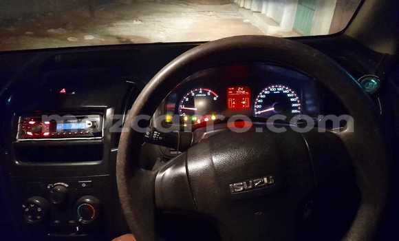 Buy Used Isuzu D-MAX White Car in Maputo in Maputo Buy Used Isuzu D-MAX White Car in Maputo in Maputo