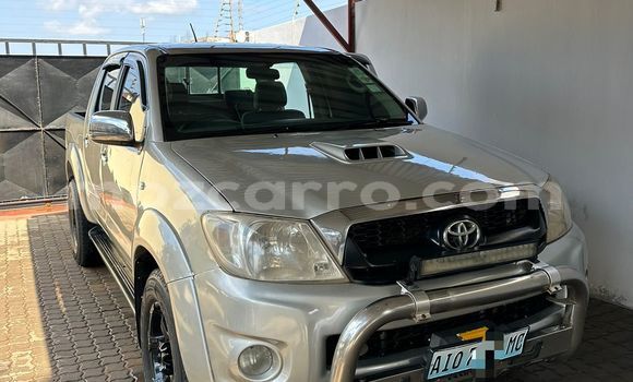 Buy Used Toyota Hilux Silver Car in Maputo in Maputo