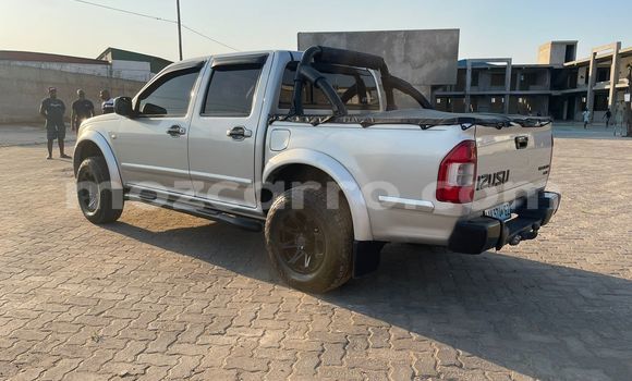 Comprar Usado Isuzu KB Prata Carro em Maputo em Maputo Comprar Usado Isuzu KB Prata Carro em Maputo em Maputo