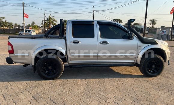 Comprar Usado Isuzu KB Prata Carro em Maputo em Maputo Comprar Usado Isuzu KB Prata Carro em Maputo em Maputo
