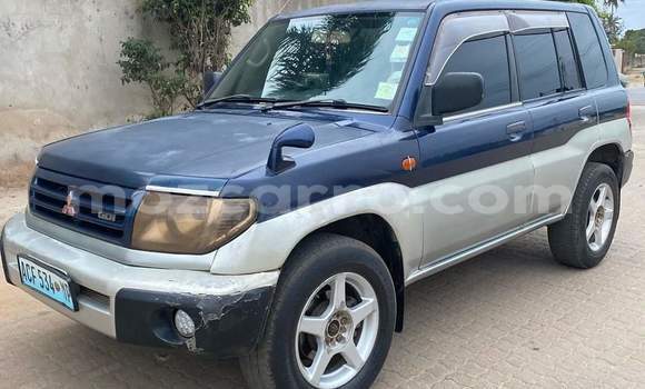 Comprar Usado Mitsubishi Pajero iO Azul Carro em Maputo em Maputo Comprar Usado Mitsubishi Pajero iO Azul Carro em Maputo em Maputo