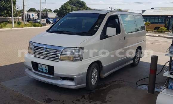Comprar Usado Nissan Ellgrand Branco Carro em Maputo em Maputo