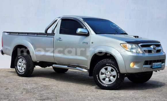 Comprar Usado Toyota Hilux Prata Carro em Maputo em Maputo