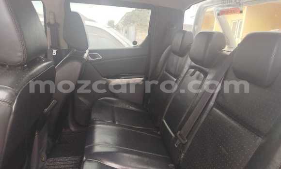 Nunua Ilio tumika Mazda BT-50 Bluu Gari ndani ya Maputo nchini Maputo Nunua Ilio tumika Mazda BT-50 Bluu Gari ndani ya Maputo nchini Maputo
