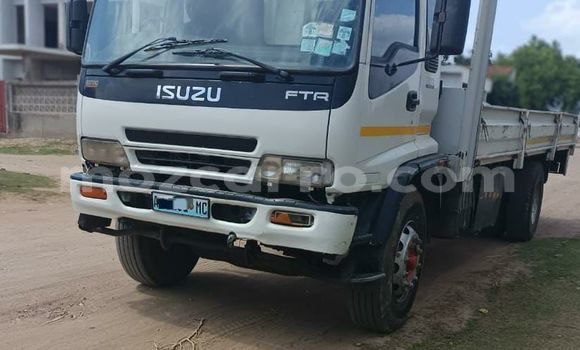 Comprar Usado Isuzu 117 Branco Carro em Maputo em Maputo