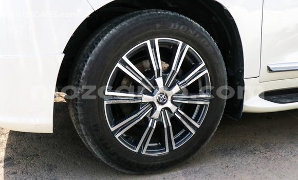 Tenga Imported Toyota Land Cruiser Chena Mota in Import - Dubai in Cabo Delgado Tenga Imported Toyota Land Cruiser Chena Mota in Import - Dubai in Cabo Delgado