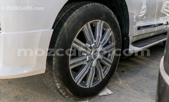 Comprar Importar Toyota Land Cruiser Branco Carro em Import - Dubai em Cabo Delgado Comprar Importar Toyota Land Cruiser Branco Carro em Import - Dubai em Cabo Delgado