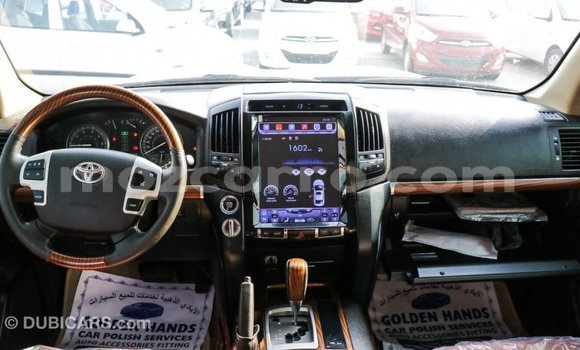 Nunua Imported Toyota Land Cruiser Nyeusi Gari ndani ya Import - Dubai nchini Cabo Delgado Nunua Imported Toyota Land Cruiser Nyeusi Gari ndani ya Import - Dubai nchini Cabo Delgado