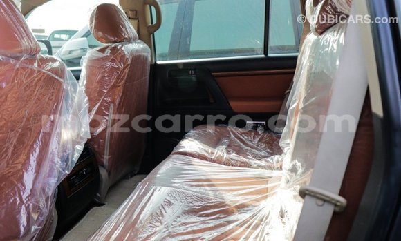 Nunua Imported Toyota Land Cruiser Nyeusi Gari ndani ya Import - Dubai nchini Cabo Delgado Nunua Imported Toyota Land Cruiser Nyeusi Gari ndani ya Import - Dubai nchini Cabo Delgado