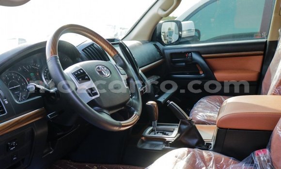 Nunua Imported Toyota Land Cruiser Nyeusi Gari ndani ya Import - Dubai nchini Cabo Delgado Nunua Imported Toyota Land Cruiser Nyeusi Gari ndani ya Import - Dubai nchini Cabo Delgado