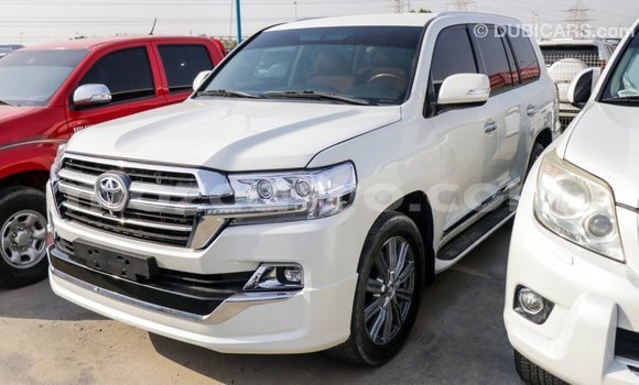 Comprar Importar Toyota Land Cruiser Branco Carro em Import - Dubai em Cabo Delgado Comprar Importar Toyota Land Cruiser Branco Carro em Import - Dubai em Cabo Delgado