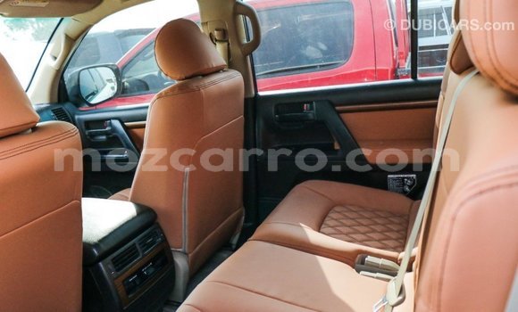 Comprar Importar Toyota Land Cruiser Branco Carro em Import - Dubai em Cabo Delgado Comprar Importar Toyota Land Cruiser Branco Carro em Import - Dubai em Cabo Delgado