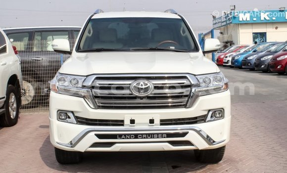 Tenga Imported Toyota Land Cruiser Chena Mota in Import - Dubai in Cabo Delgado Tenga Imported Toyota Land Cruiser Chena Mota in Import - Dubai in Cabo Delgado