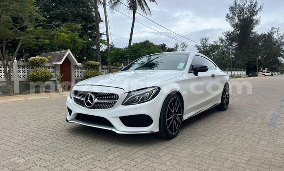 Nunua Ilio tumika Mercedes-Benz C-Classe Nyeupe Gari ndani ya Maputo nchini Maputo Nunua Ilio tumika Mercedes-Benz C-Classe Nyeupe Gari ndani ya Maputo nchini Maputo
