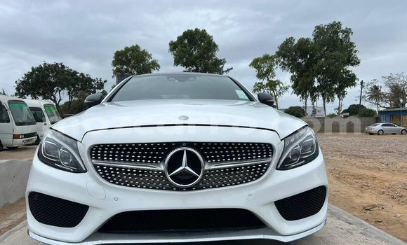 Nunua Ilio tumika Mercedes-Benz C-Classe Nyeupe Gari ndani ya Maputo nchini Maputo Nunua Ilio tumika Mercedes-Benz C-Classe Nyeupe Gari ndani ya Maputo nchini Maputo