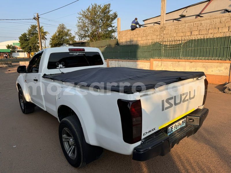 Big with watermark isuzu d max maputo maputo 28898