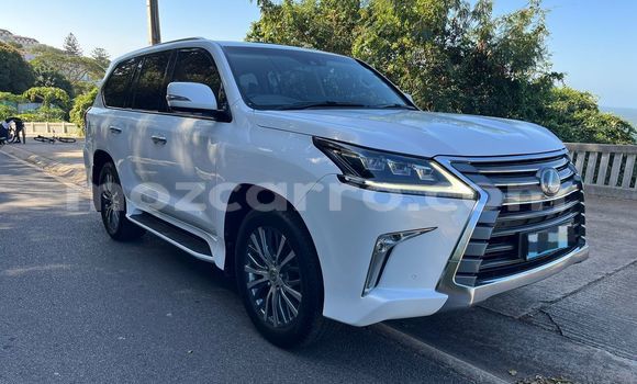 Tenga Itsva Lexus LX 570 Chena Mota in Maputo in Maputo