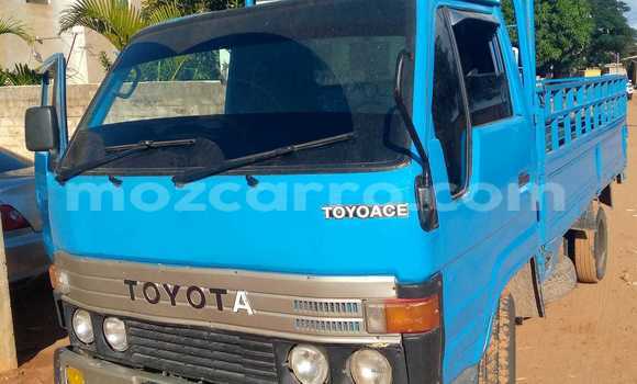 Comprar Usado Toyota Hiace Azul Carro em Maputo em Maputo