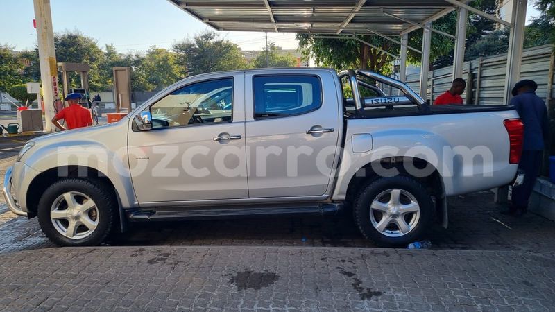 Big with watermark isuzu d max maputo maputo 28932