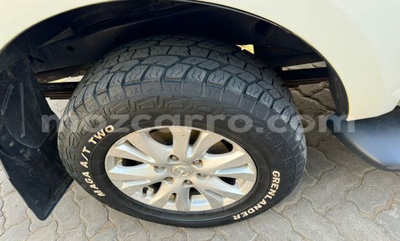 Comprar Usado Mazda BT-50 Branco Carro em Maputo em Maputo Comprar Usado Mazda BT-50 Branco Carro em Maputo em Maputo
