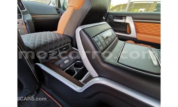 Tenga Imported Toyota Land Cruiser Nhema Mota in Import - Dubai in Cabo Delgado Tenga Imported Toyota Land Cruiser Nhema Mota in Import - Dubai in Cabo Delgado