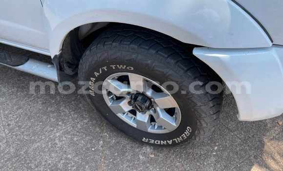 Nunua Ilio tumika Nissan Hardbody Nyeupe Gari ndani ya Maputo nchini Maputo Nunua Ilio tumika Nissan Hardbody Nyeupe Gari ndani ya Maputo nchini Maputo