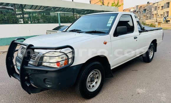 Comprar Usado Nissan Hardbody Branco Carro em Maputo em Maputo