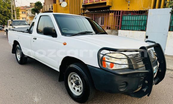 Comprar Usado Nissan Hardbody Branco Carro em Maputo em Maputo Comprar Usado Nissan Hardbody Branco Carro em Maputo em Maputo