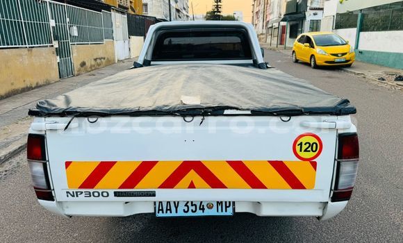 Comprar Usado Nissan Hardbody Branco Carro em Maputo em Maputo Comprar Usado Nissan Hardbody Branco Carro em Maputo em Maputo