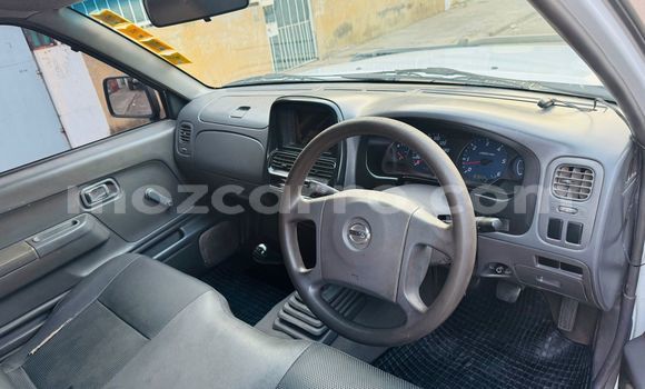 Comprar Usado Nissan Hardbody Branco Carro em Maputo em Maputo Comprar Usado Nissan Hardbody Branco Carro em Maputo em Maputo