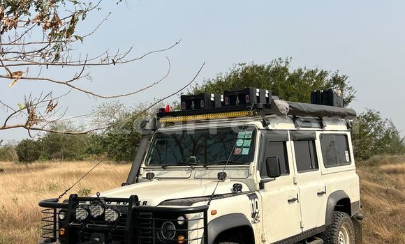 Comprar Usado Land Rover Defender Branco Carro em Maputo em Maputo Comprar Usado Land Rover Defender Branco Carro em Maputo em Maputo