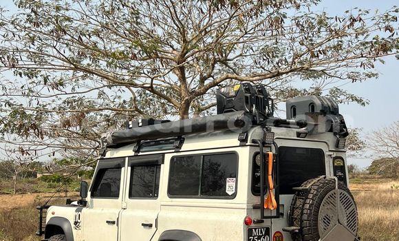 Comprar Usado Land Rover Defender Branco Carro em Maputo em Maputo Comprar Usado Land Rover Defender Branco Carro em Maputo em Maputo