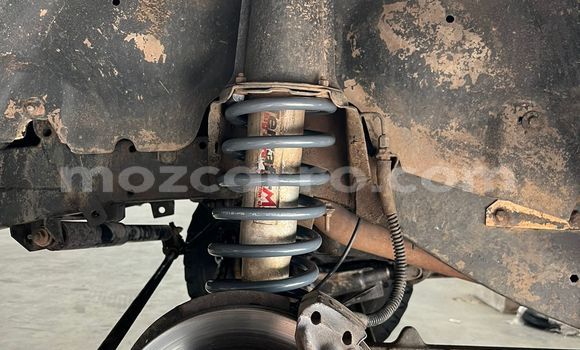 Comprar Usado Land Rover Defender Branco Carro em Maputo em Maputo Comprar Usado Land Rover Defender Branco Carro em Maputo em Maputo