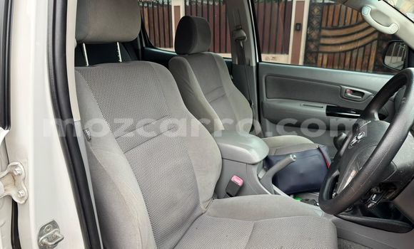 Comprar Usado Toyota Hilux Branco Carro em Maputo em Maputo Comprar Usado Toyota Hilux Branco Carro em Maputo em Maputo