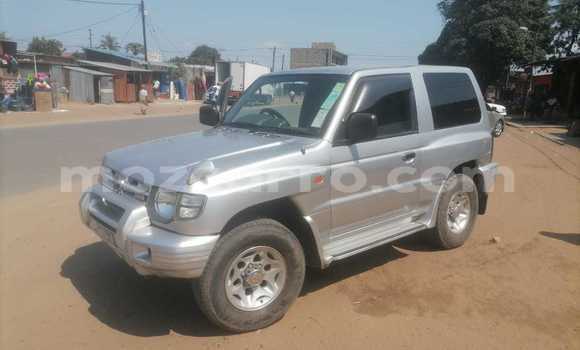 Comprar Usado Mitsubishi Pajero Bege Carro em Maputo em Maputo