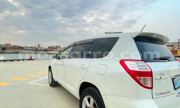 Comprar Novo Toyota Vanguard Branco Carro em Maputo em Maputo Comprar Novo Toyota Vanguard Branco Carro em Maputo em Maputo