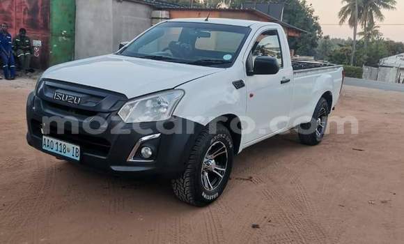 Nunua Ilio tumika Isuzu D-MAX Nyeupe Gari ndani ya Maputo nchini Maputo Nunua Ilio tumika Isuzu D-MAX Nyeupe Gari ndani ya Maputo nchini Maputo
