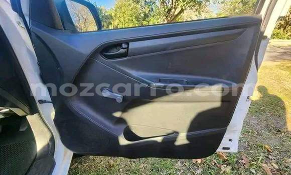 Nunua Ilio tumika Isuzu D-MAX Nyeupe Gari ndani ya Maputo nchini Maputo Nunua Ilio tumika Isuzu D-MAX Nyeupe Gari ndani ya Maputo nchini Maputo