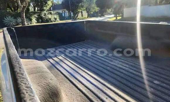 Nunua Ilio tumika Isuzu D-MAX Nyeupe Gari ndani ya Maputo nchini Maputo Nunua Ilio tumika Isuzu D-MAX Nyeupe Gari ndani ya Maputo nchini Maputo